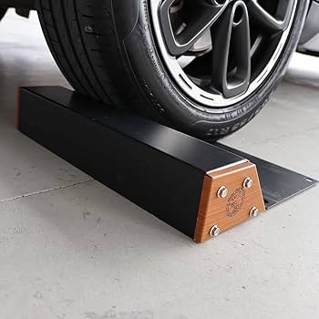 【未使用】　ヤマソロ　輪止め　車止め タイヤ止め 駐車ブロック ブラック　木目 ヤマソロ 車止め 2個セット タイヤ止め 置くだけ おしゃれ 駐車